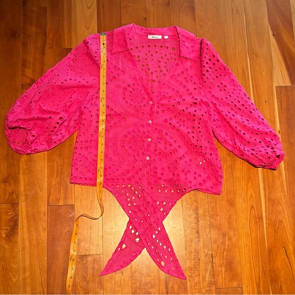 Reitman‘s fuchsia pink eyelet blouse with tie bottom, at waist. - Picture 7 of 10